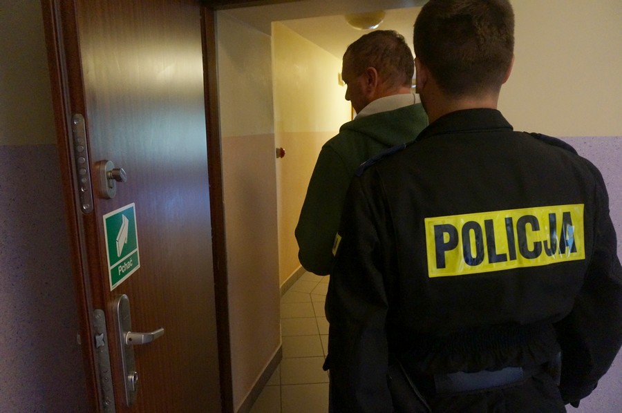 atak-z-mlotkiem-na-zone