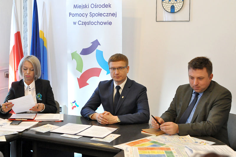 konferencja-mops-05-500-plus