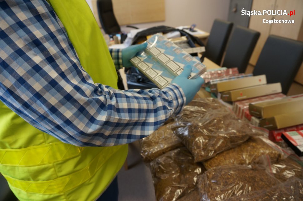 lewy-tyton-i-papierosy