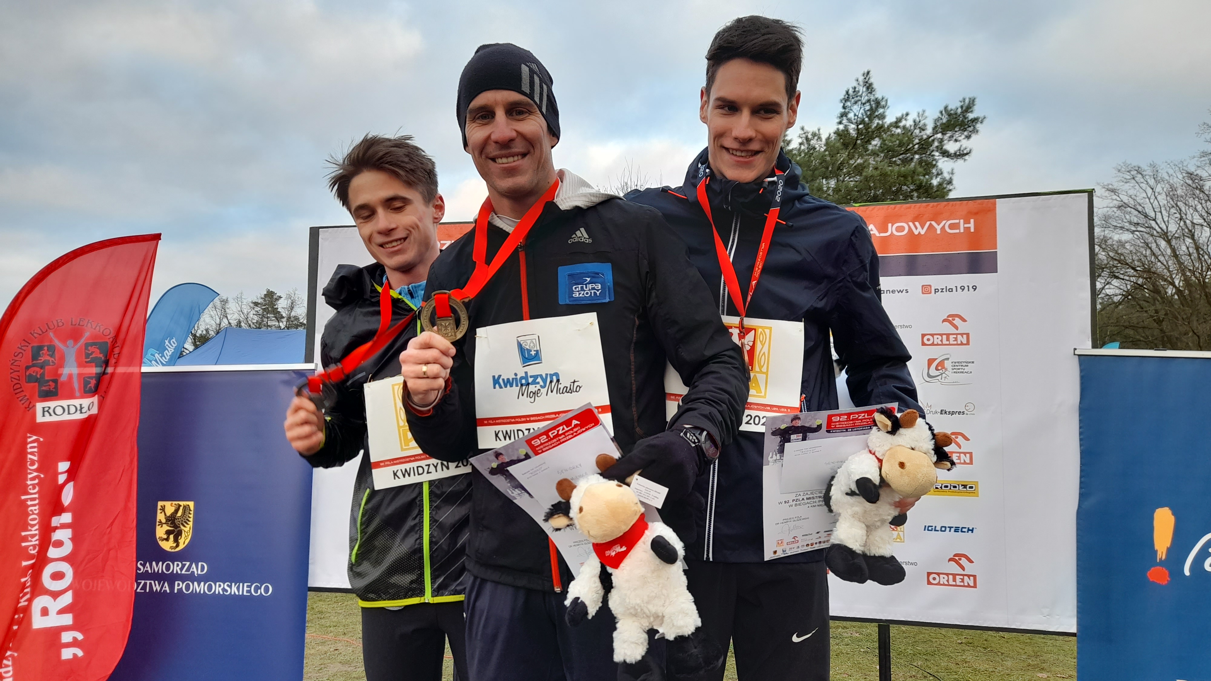 oliwier-mutwil-1-z-prawej.-w-srodku-marcin-lewandowski