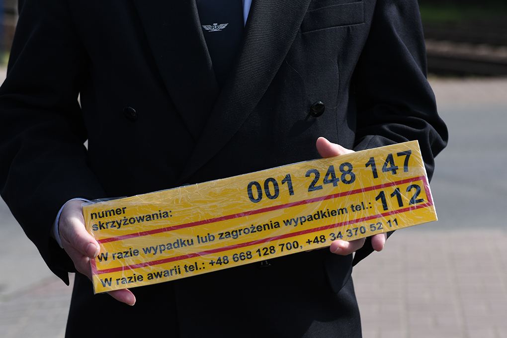 pkp-prejazd-naklejka-03